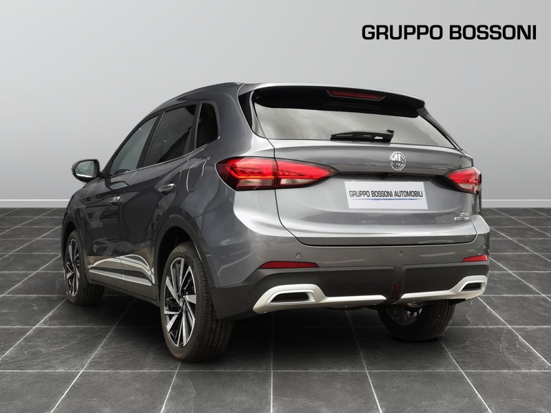 7 - Mg ZS 1.5 hybrid+ luxury auto