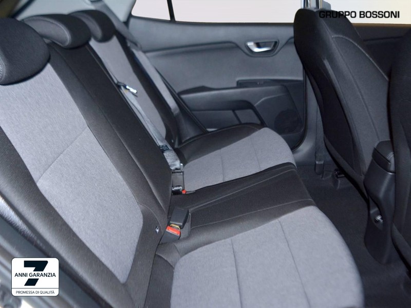 7 - Kia Stonic 1.2 mpi 79cv style special edition