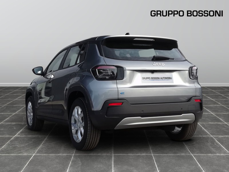 7 - Jeep Avenger full-electric altitude fwd auto