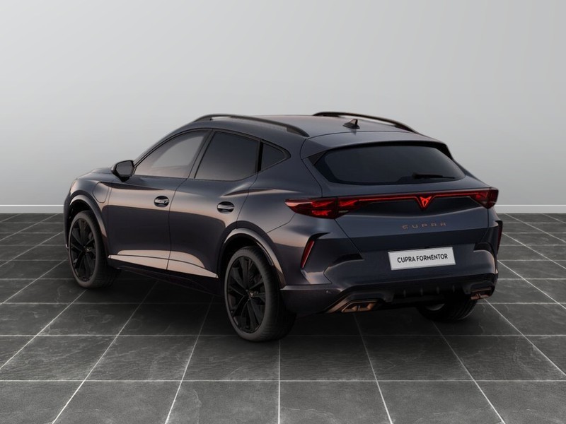 7 - Cupra Formentor 1.5 e-hybrid 204cv dsg