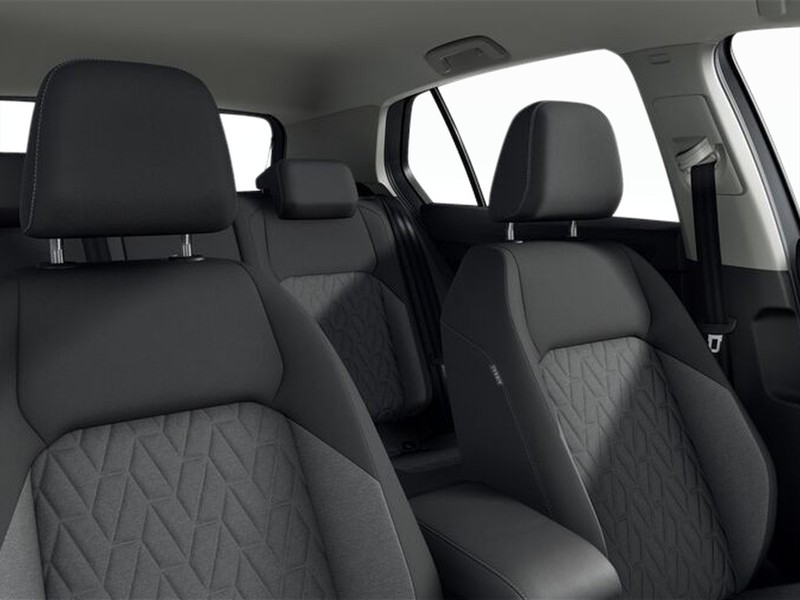 7 - Volkswagen Golf 1.5 tsi ehybrid 204cv life dsg