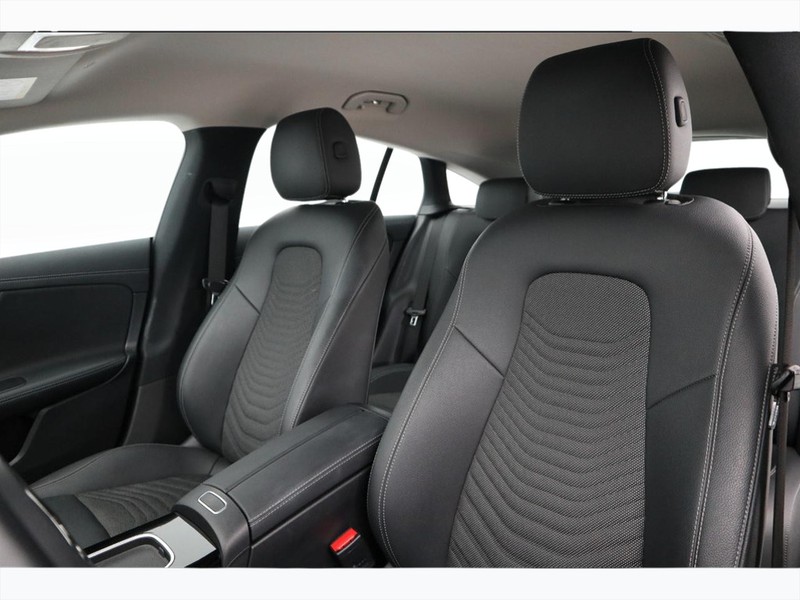 7 - Mercedes CLA shooting brake 180 d progressive advanced 8g-dct