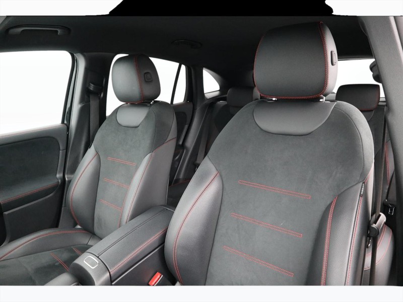 7 - Mercedes GLA 200 d premium 8g-dct