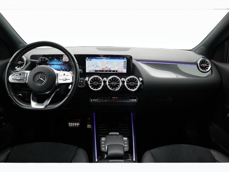 13 - Mercedes GLA 200 d premium 8g-dct