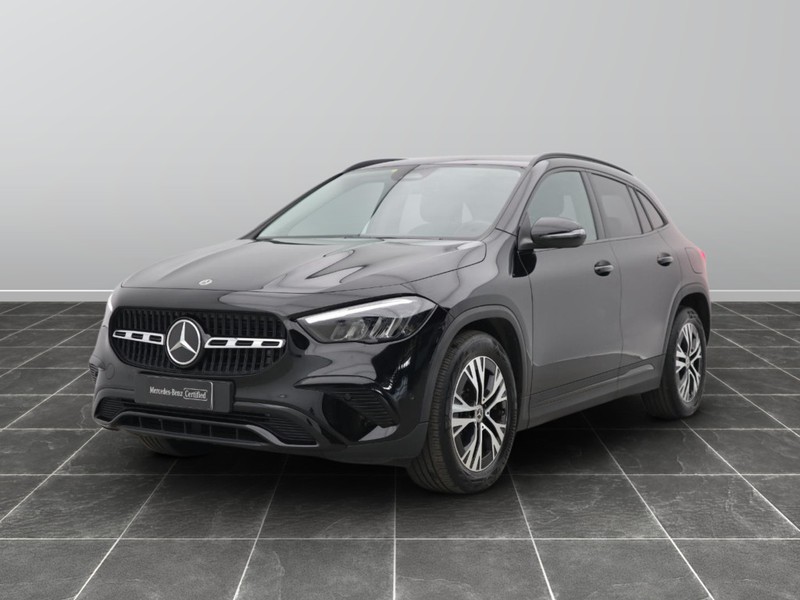 1 - Mercedes GLA 180 d progressive advanced 8g-dct