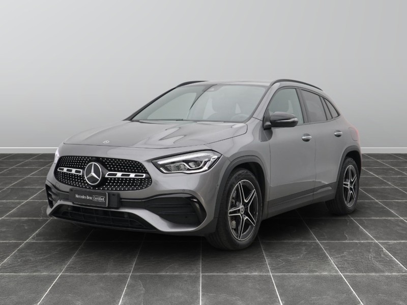 1 - Mercedes GLA 200 d premium 8g-dct