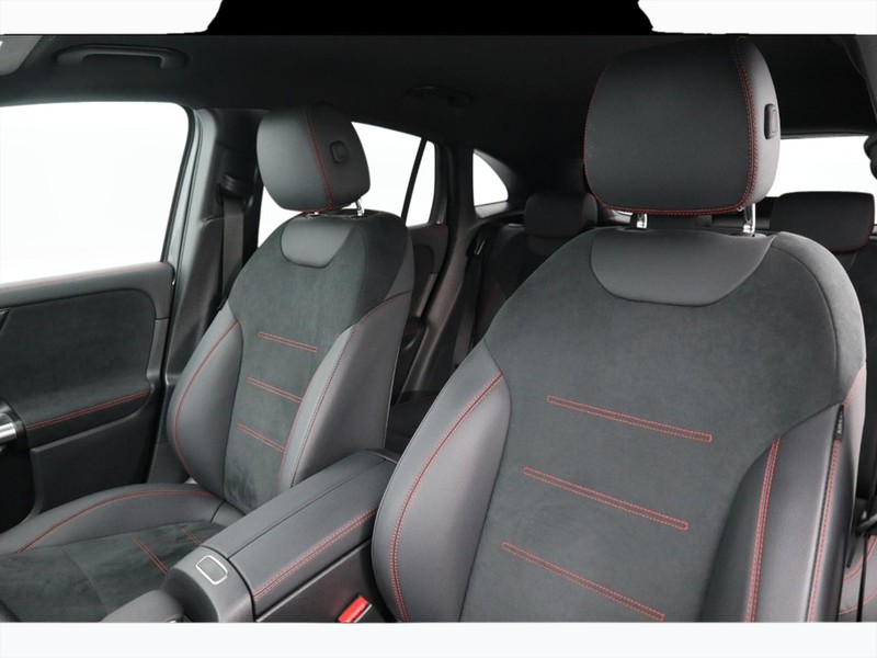 7 - Mercedes GLA 200 d premium 8g-dct