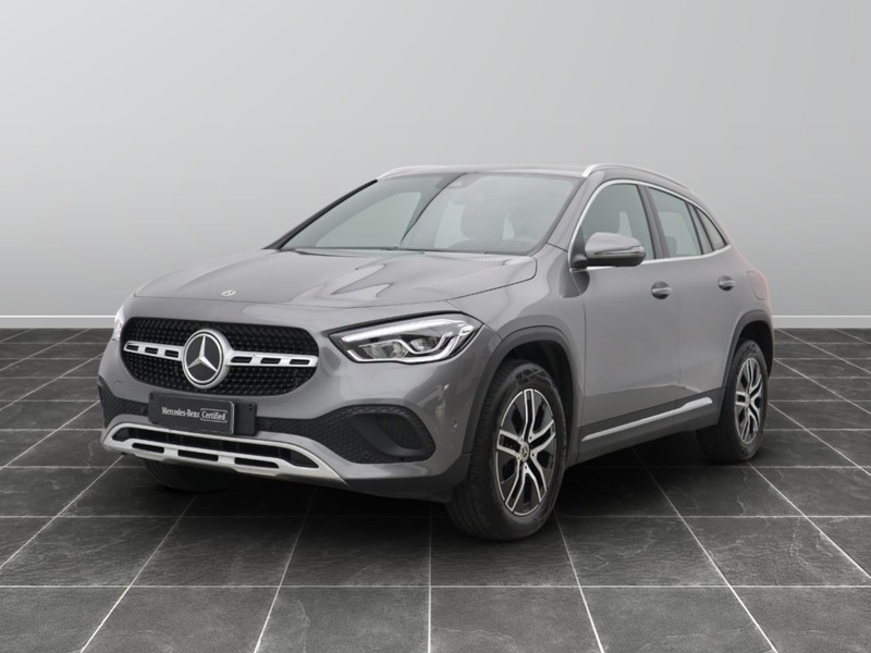 1 - Mercedes GLA 180 d sport plus 8g-dct
