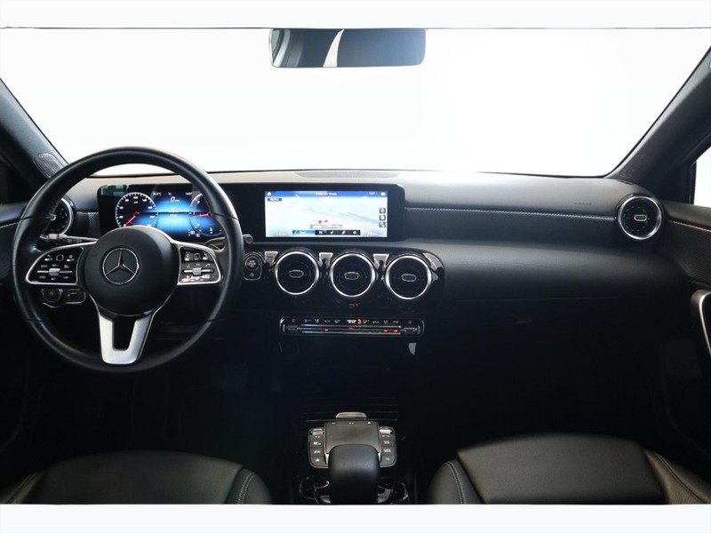 13 - Mercedes Classe A 200 d sport 8g-dct