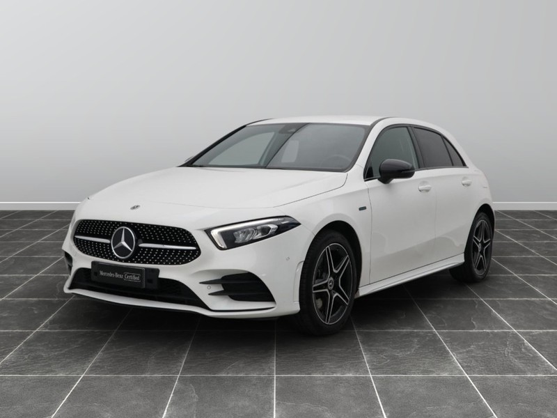 1 - Mercedes Classe A 250 e plug in hybrid (e eq-power) premium 8g-dct