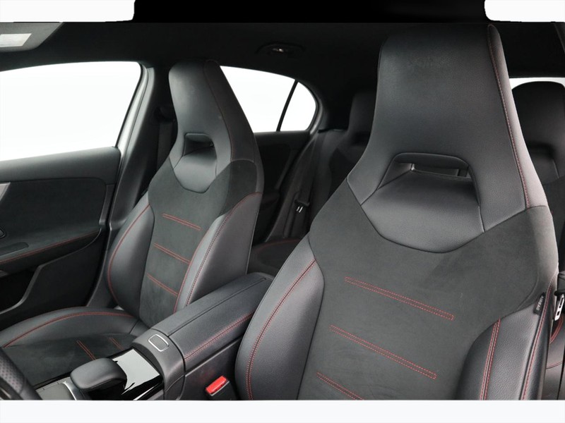 7 - Mercedes Classe A 250 e plug in hybrid (e eq-power) premium 8g-dct