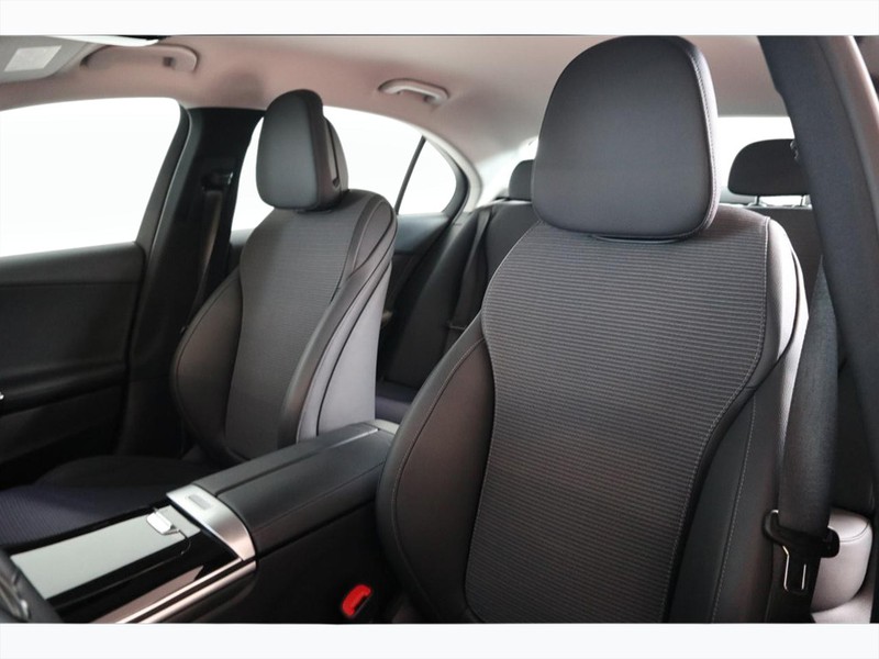 7 - Mercedes Classe C berlina 200 d mild hybrid advanced 9g-tronic