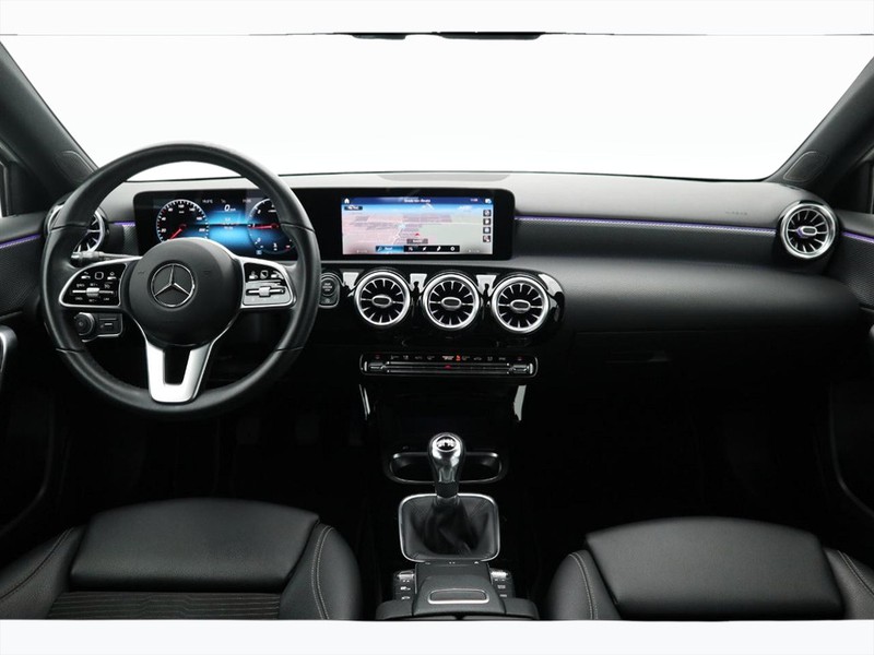 13 - Mercedes Classe A 180 d sport