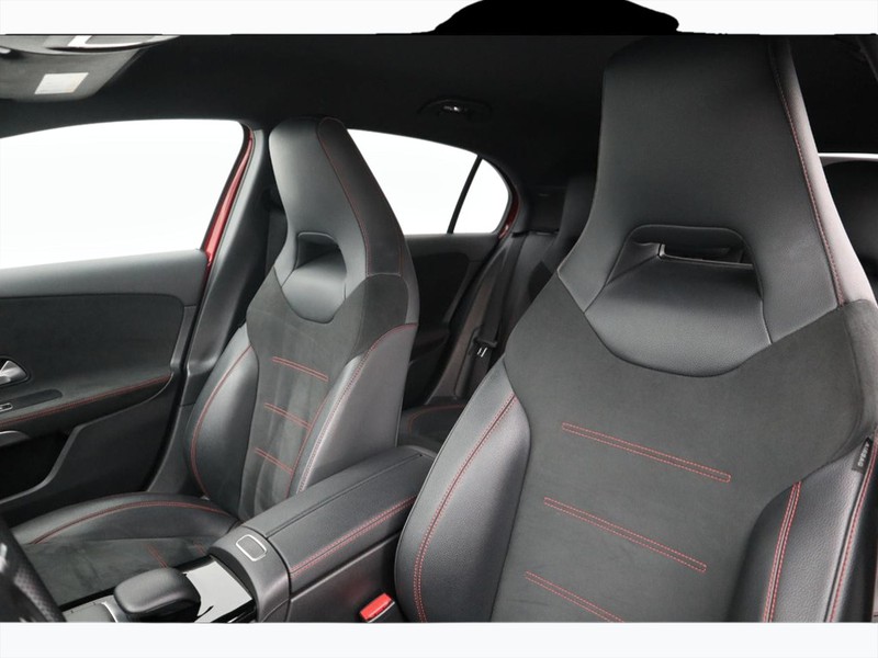 7 - Mercedes Classe A 250 e plug in hybrid (e eq-power) premium 8g-dct
