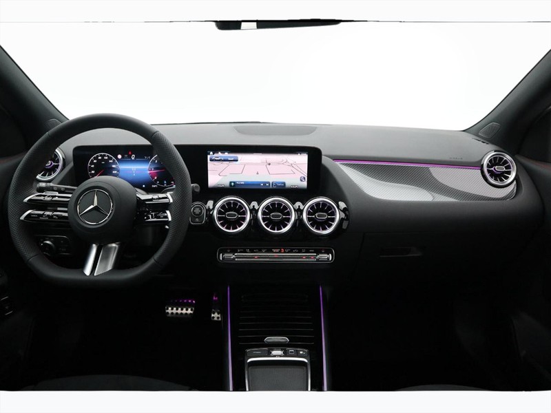 13 - Mercedes GLA 200 d amg line advanced plus 4matic 8g-dct