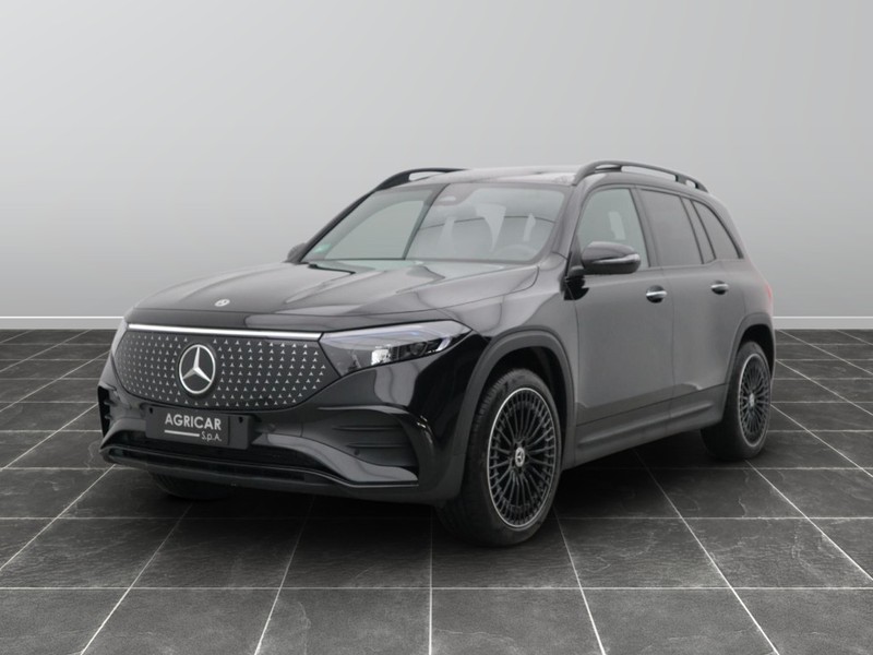 1 - Mercedes EQB 300 amg line advanced plus 4matic