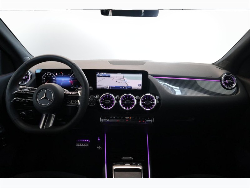 13 - Mercedes GLA 200 d amg line advanced plus 8g-dct