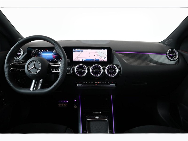 13 - Mercedes GLA 200 d amg line premium 4matic 8g-dct