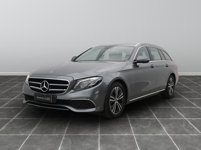 1 - Mercedes Classe E station wagon 220 d business sport 4matic 9g-tronic plus