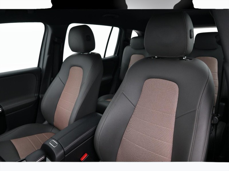7 - Mercedes EQB 300 sport plus 4matic
