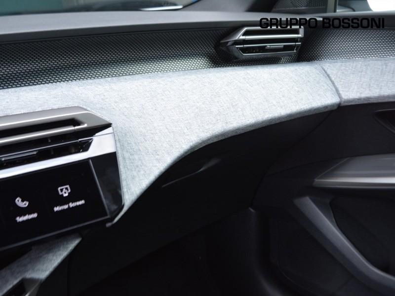 19 - Peugeot 3008 1.2 hybrid 136cv gt e-dcs6