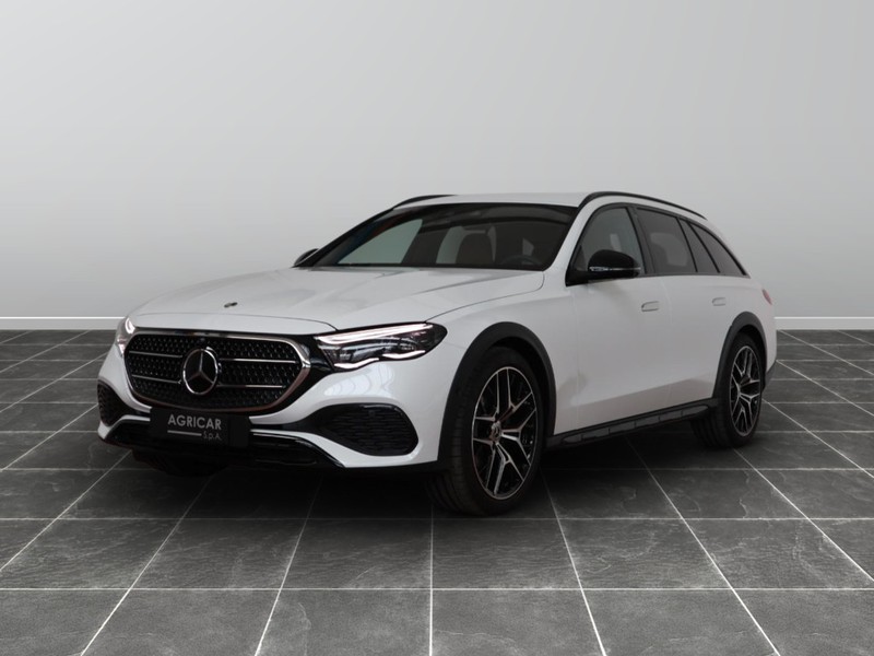 1 - Mercedes Classe E station wagon all-terrain 220 d premium 4matic 9g-tronic