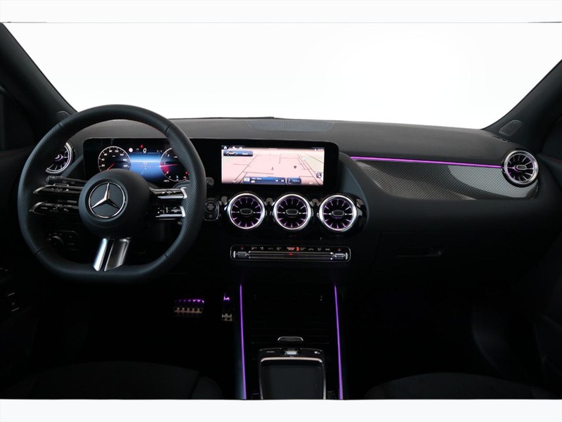 13 - Mercedes GLA 200 d amg line premium 4matic 8g-dct