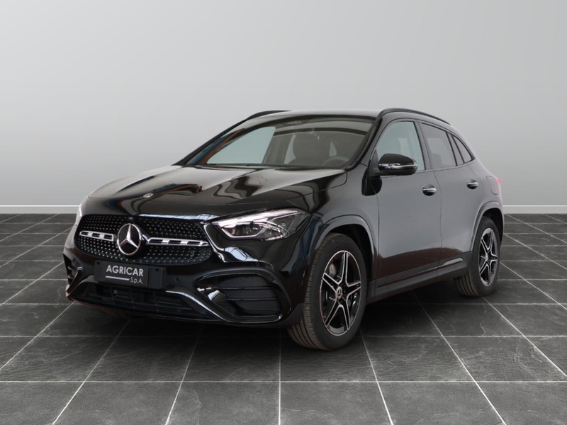 1 - Mercedes GLA 250 amg line premium 4matic 8g-dct
