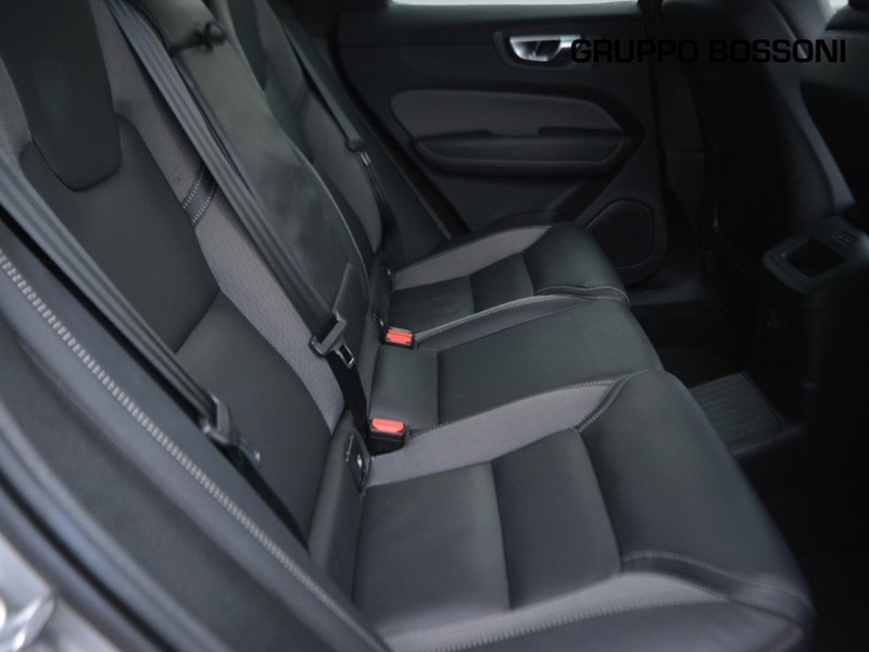 7 - Volvo XC60 2.0 t6 plug-in hybrid plus dark awd automatico