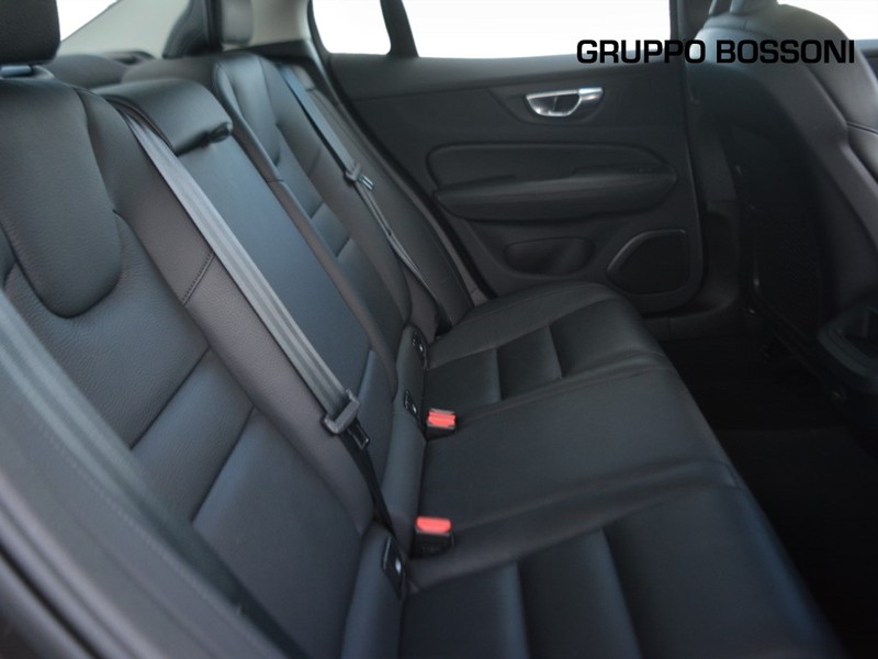 7 - Volvo S60 2.0 b4 plus dark automatico