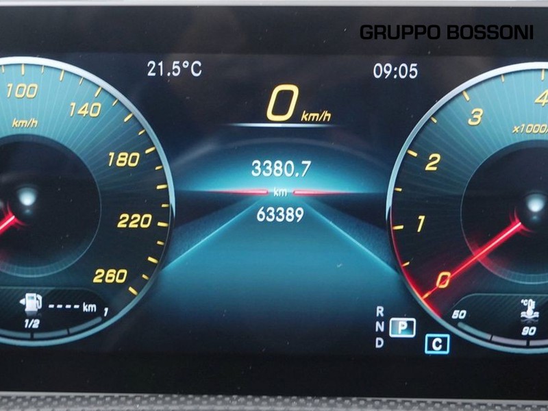 31 - Mercedes Classe A 250 premium 4matic 7g-dct