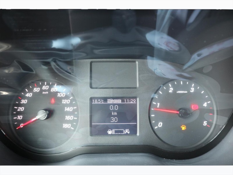 7 - Mercedes Vans Sprinter 311 rwd 2.0 cdi t 37/35