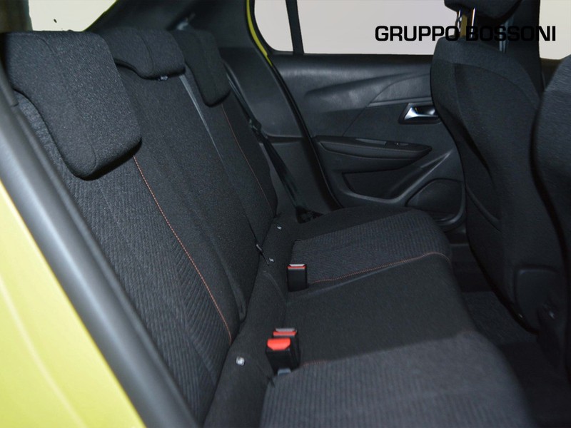 7 - Peugeot 208 1.2 hybrid 48v 110cv business e-dcs6