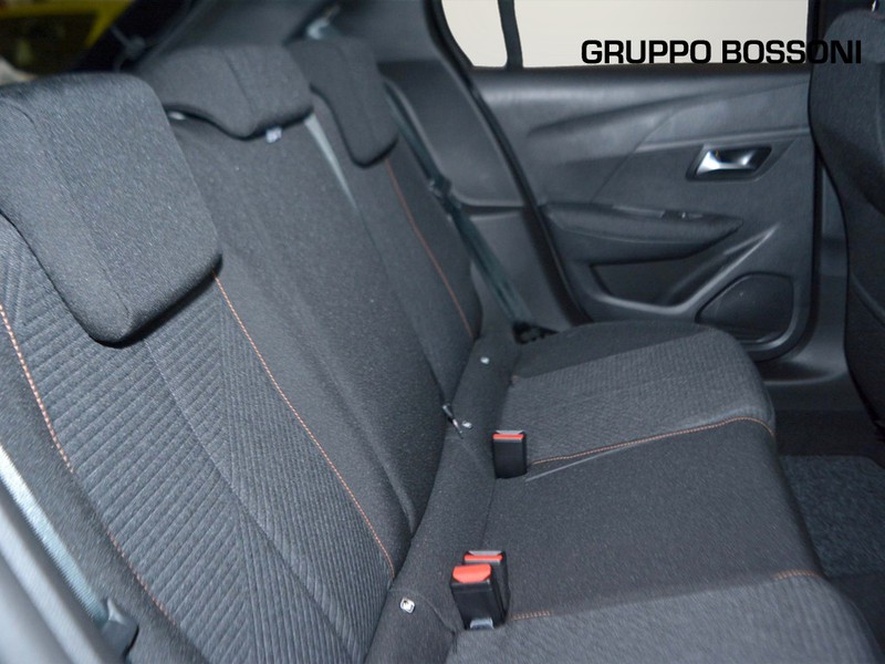 7 - Peugeot 208 1.2 hybrid 48v 110cv business e-dcs6