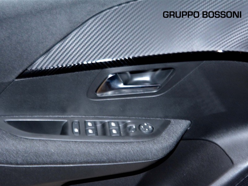 13 - Peugeot 208 1.2 hybrid 48v 110cv business e-dcs6