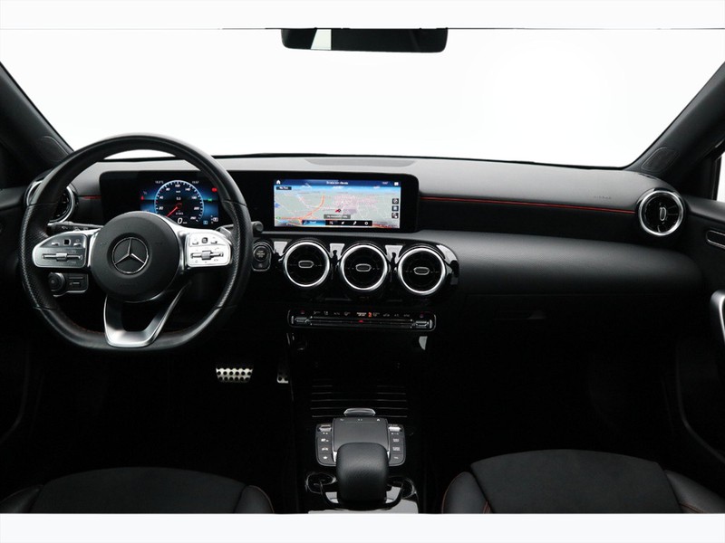 13 - Mercedes Classe A 200 premium 7g-dct