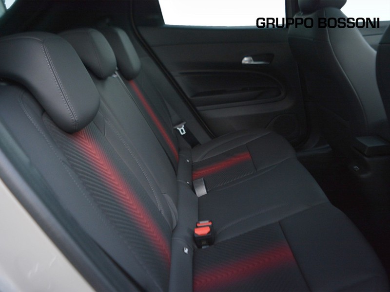 7 - Alfa Romeo Junior 1.2 hybrid 145cv ibrida speciale edct6