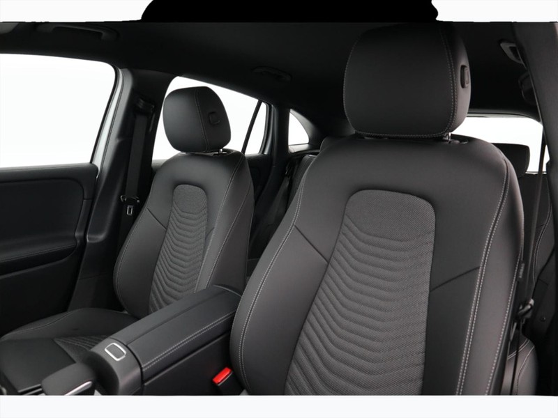 7 - Mercedes EQA 350 sport tech edition 4matic