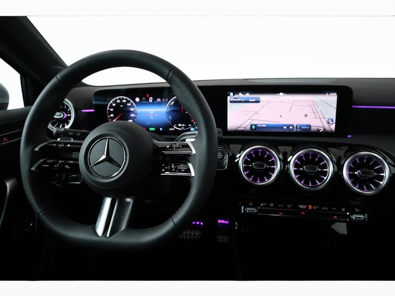 13 - Mercedes Classe A 250 e plug-in-hybrid amg line advanced plus speedshift dct amg 8g