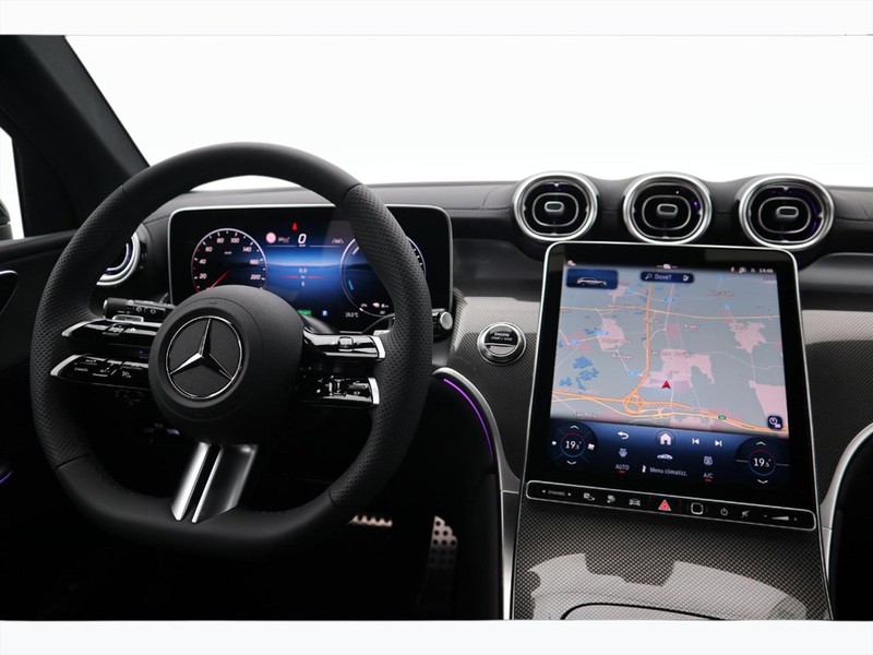 13 - Mercedes GLC suv 300 de plug in hybrid amg line premium tech 4matic 9g-tronic