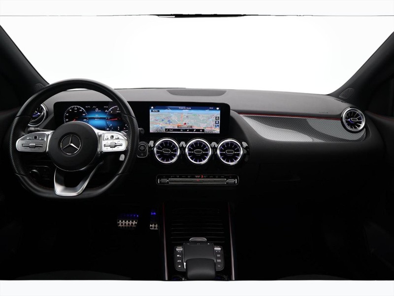 13 - Mercedes GLA 200 d premium 8g-dct