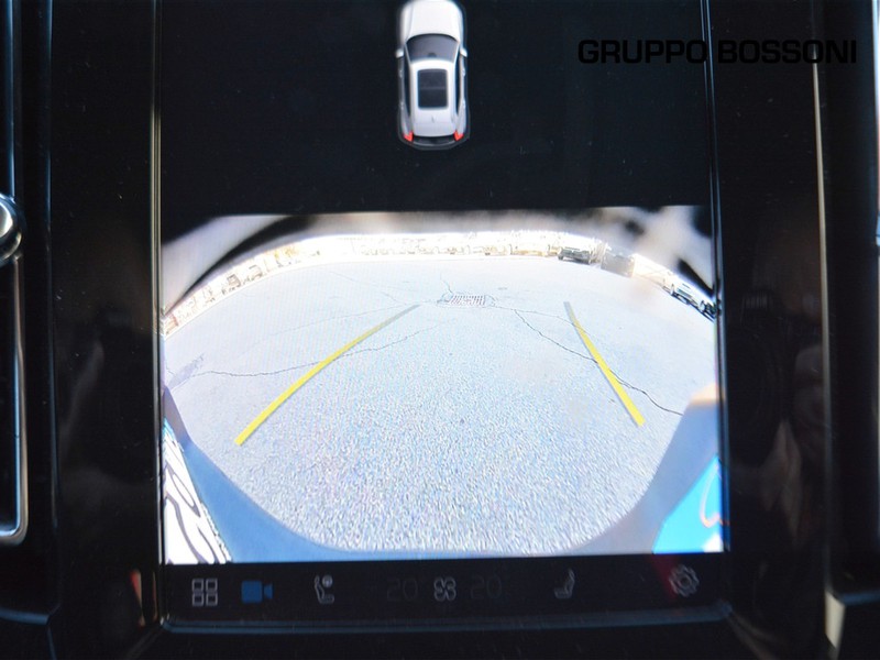 19 - Volvo XC40 2.0 b3 core automatico