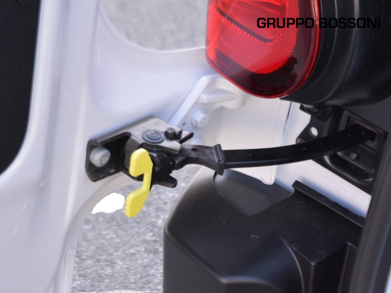 19 - Fiat Professional Doblò van 1.5 bluehdi 100cv lh1