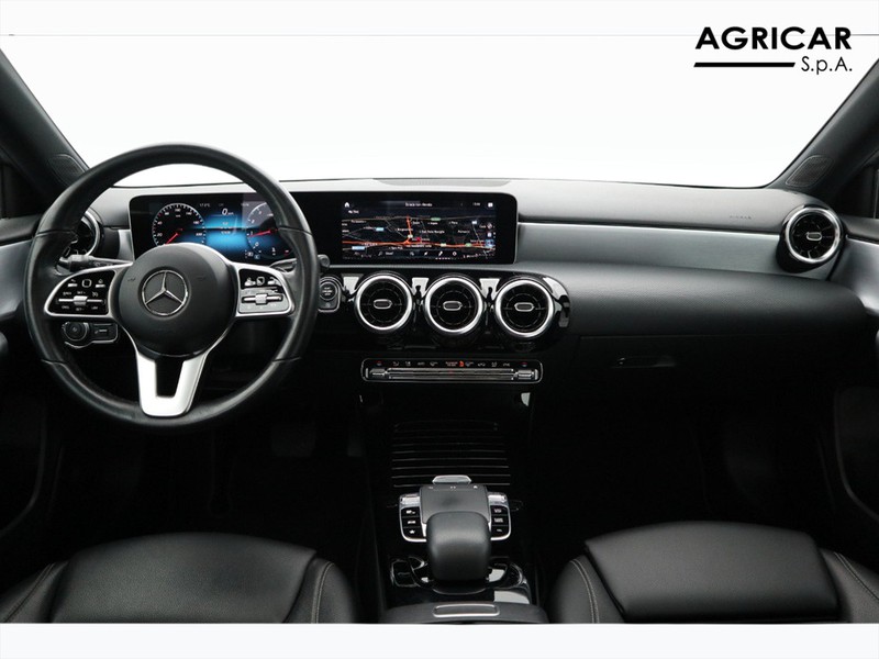13 - Mercedes Classe A 200 sport 7g-dct