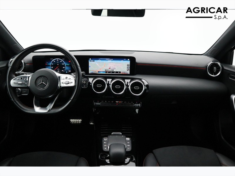 13 - Mercedes Classe A 200 premium 7g-dct