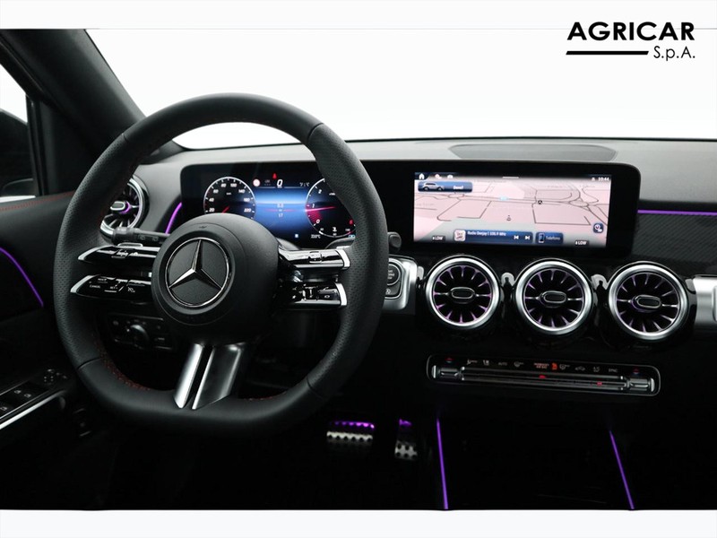 13 - Mercedes GLB 200 d amg line premium 8g-dct