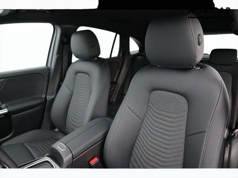 7 - Mercedes GLA 180 d progressive advanced 8g-dct