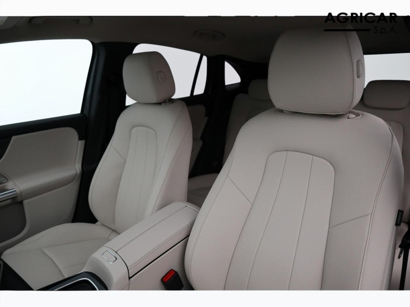 7 - Mercedes GLA 180 d progressive advanced 8g-dct