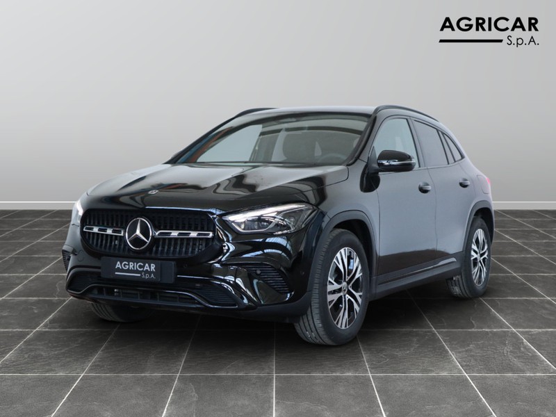 1 - Mercedes GLA 180 d progressive advanced 8g-dct