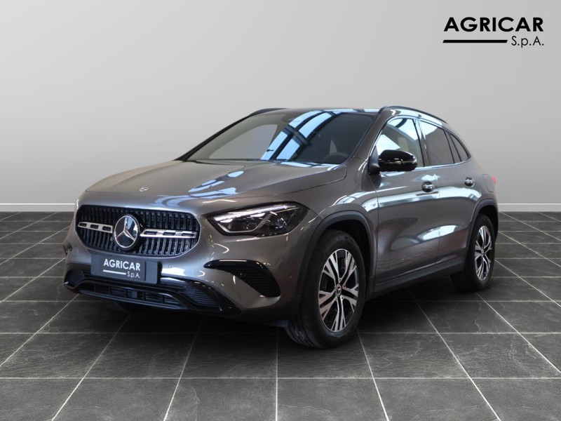1 - Mercedes GLA 180 d progressive advanced 8g-dct